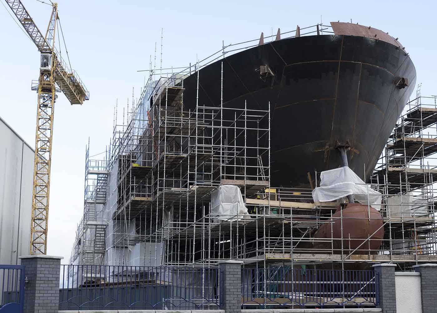 Asbestos use at shipyards